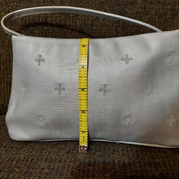 Silver Clutch/Wristlet purse - Picture 4 of 6